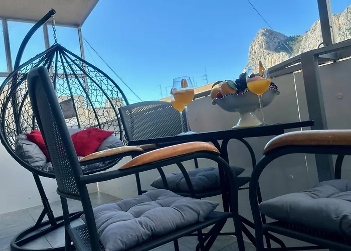 Beachfront Apartment Plaza